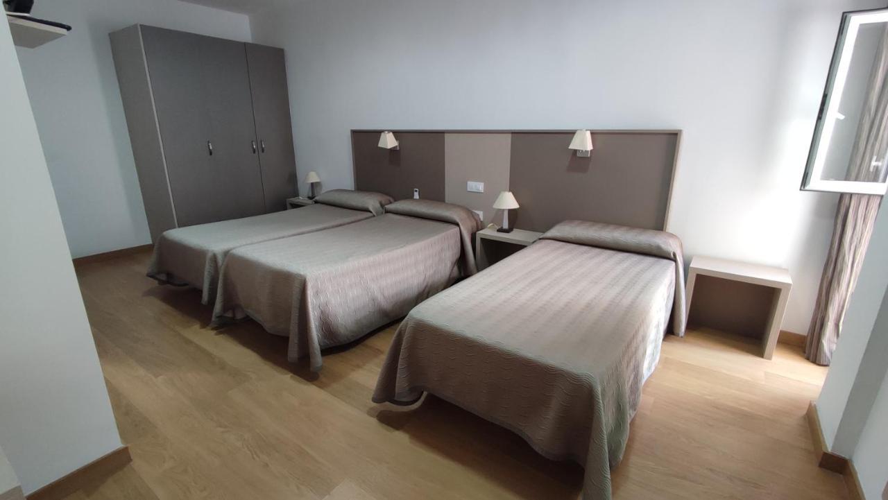 Hotel Pena Cruz Malpartida de Cáceres Eksteriør billede