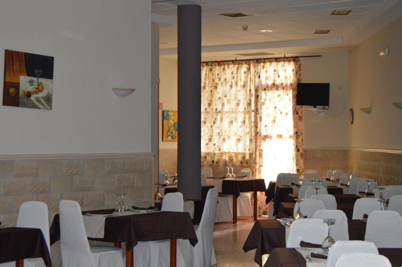 Hotel Pena Cruz Malpartida de Cáceres Eksteriør billede
